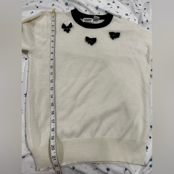 Women’s Small Cream Pullover Sweater w/ Black Bows & Jeweled Appliqué. - Picture 3 of 10